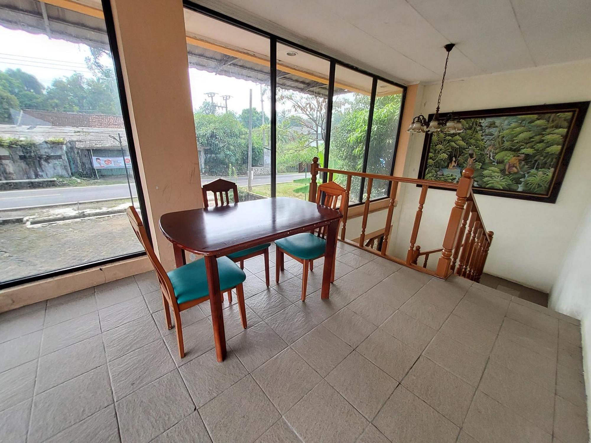 Hotel Kumala Samudra Cikakak Екстер'єр фото