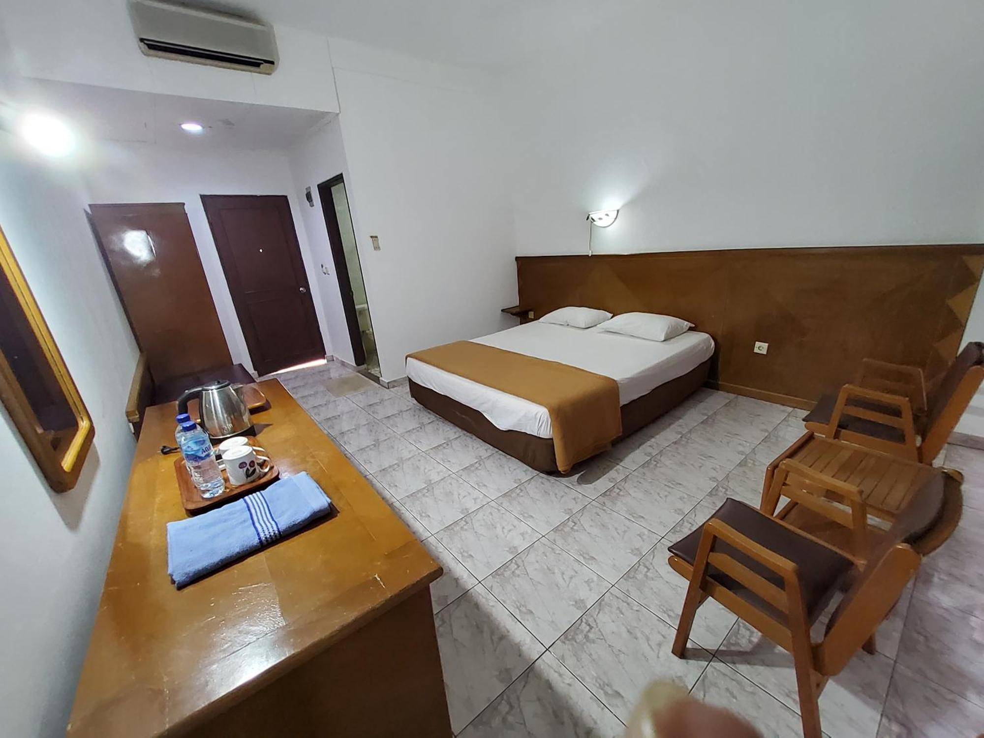 Hotel Kumala Samudra Cikakak Екстер'єр фото