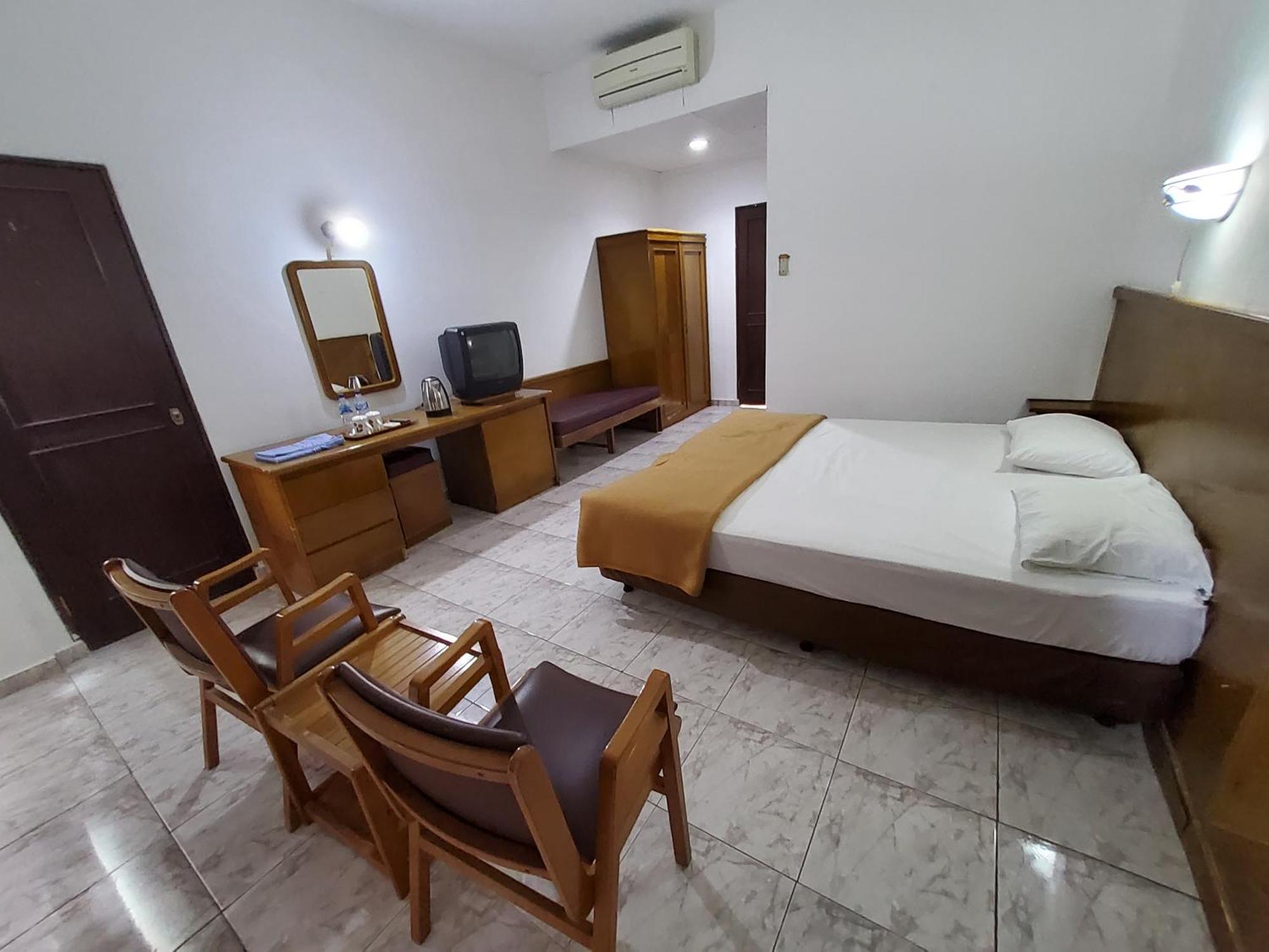 Hotel Kumala Samudra Cikakak Екстер'єр фото