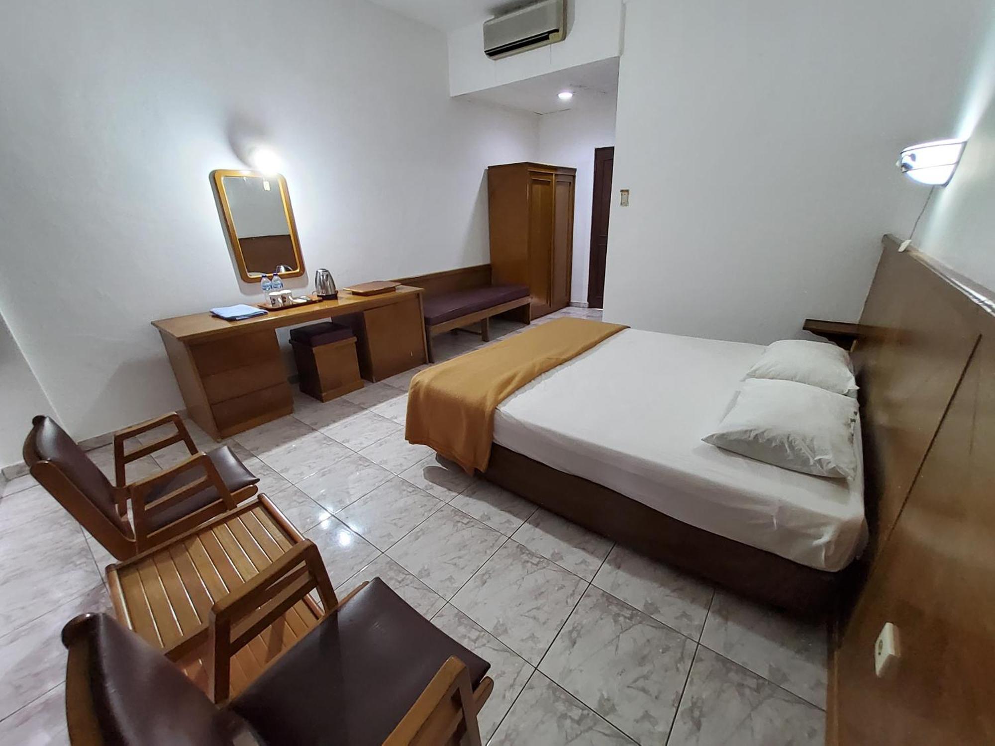 Hotel Kumala Samudra Cikakak Екстер'єр фото