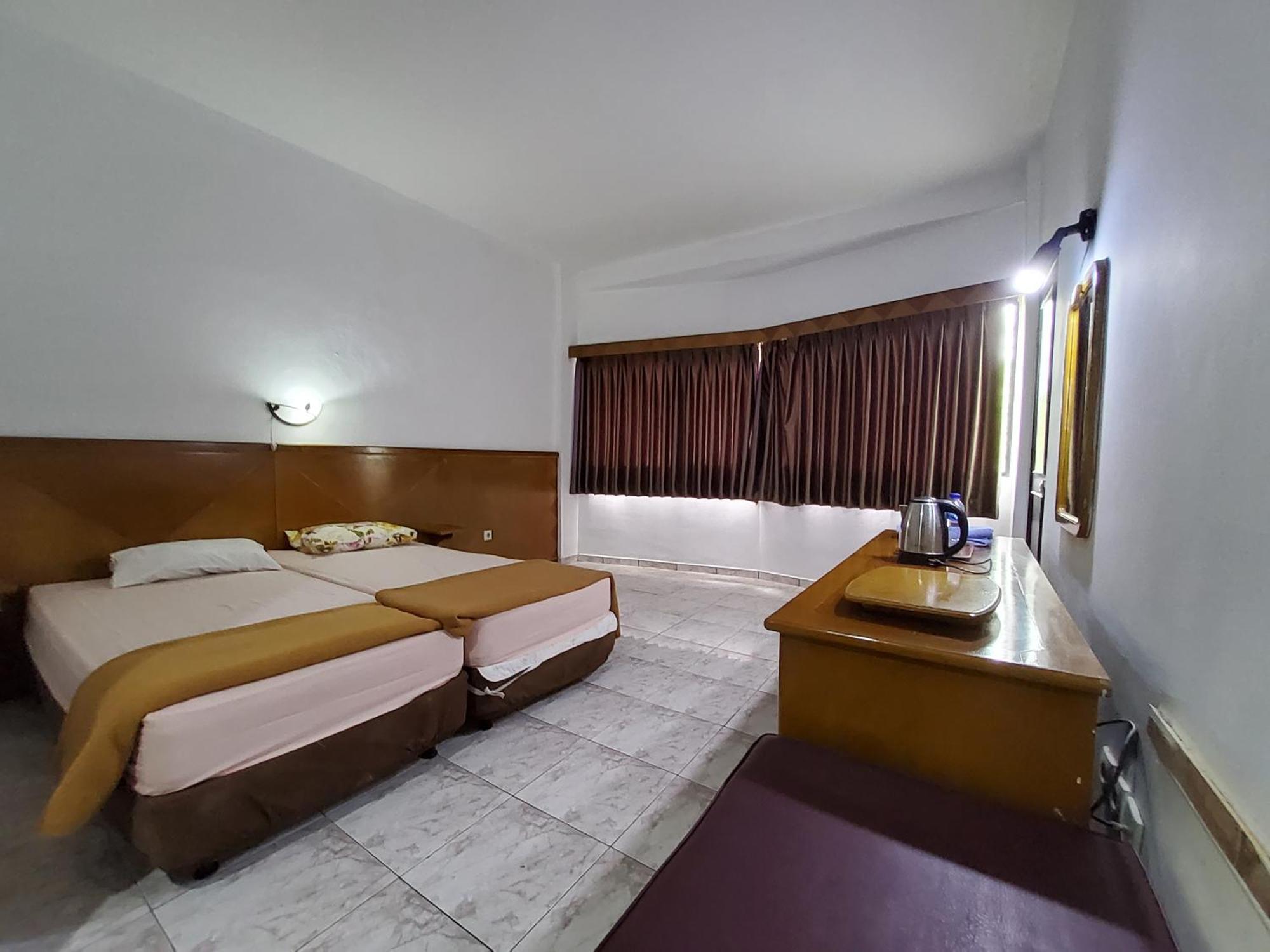 Hotel Kumala Samudra Cikakak Екстер'єр фото