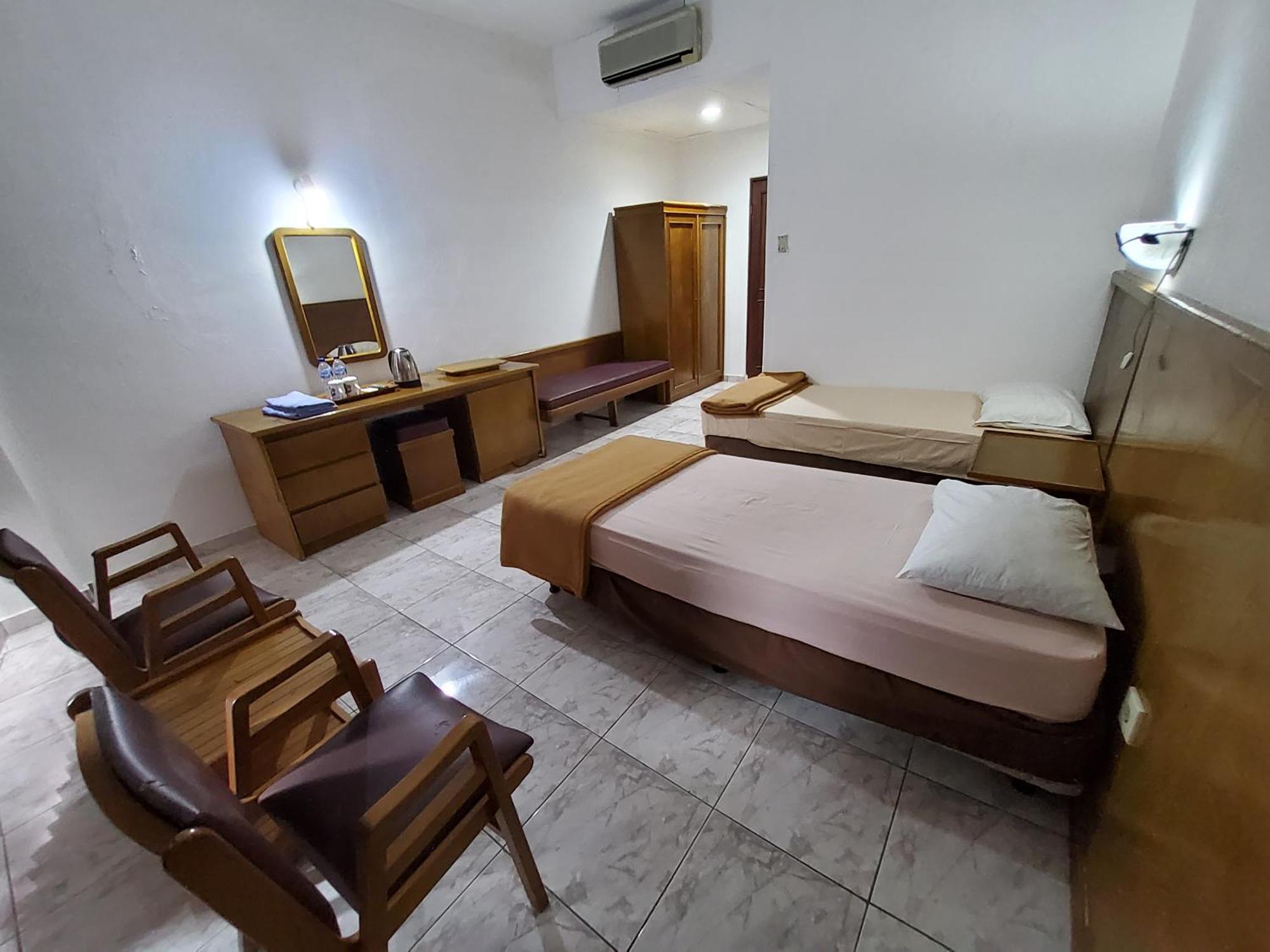 Hotel Kumala Samudra Cikakak Екстер'єр фото