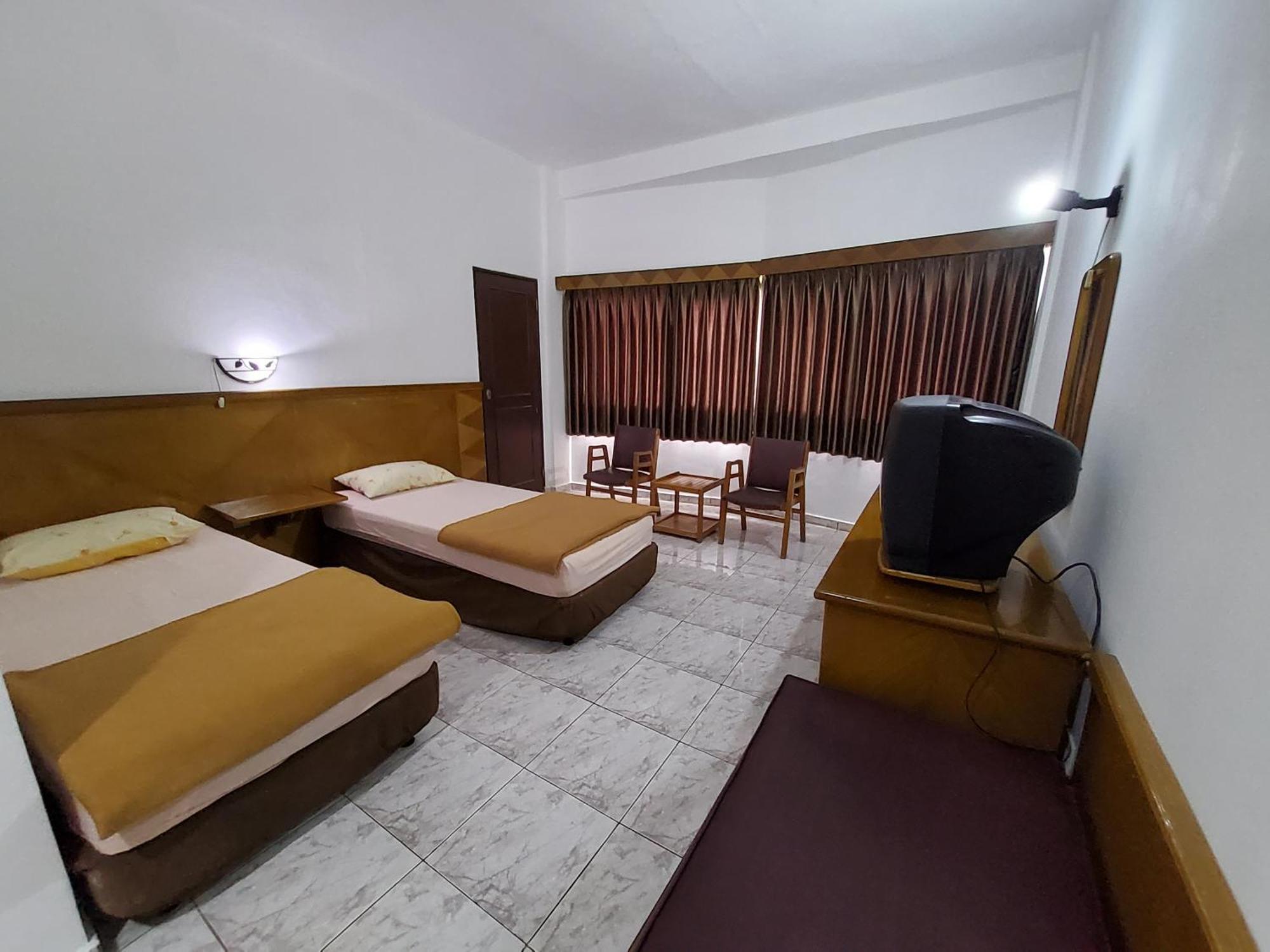 Hotel Kumala Samudra Cikakak Екстер'єр фото
