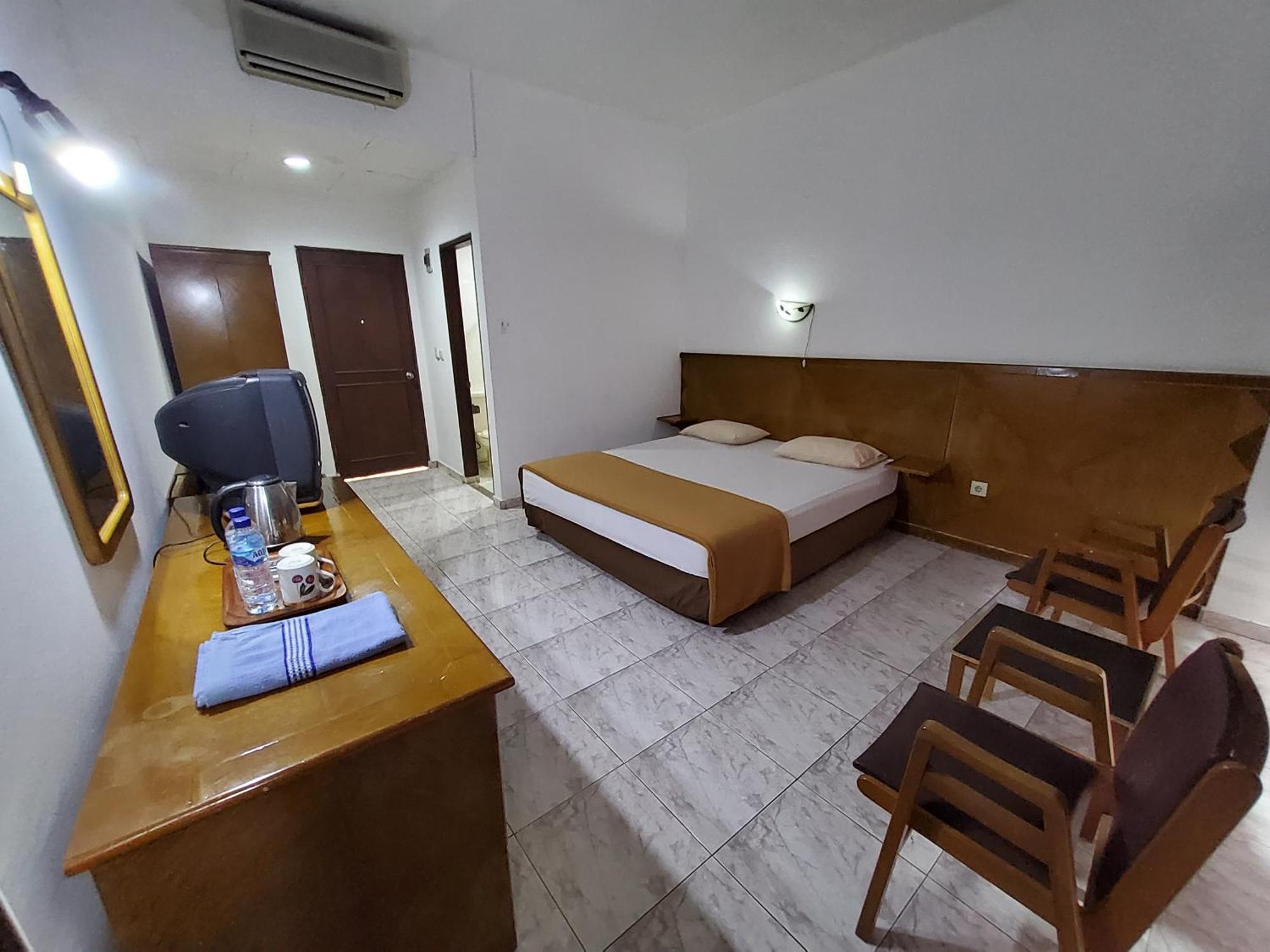 Hotel Kumala Samudra Cikakak Екстер'єр фото