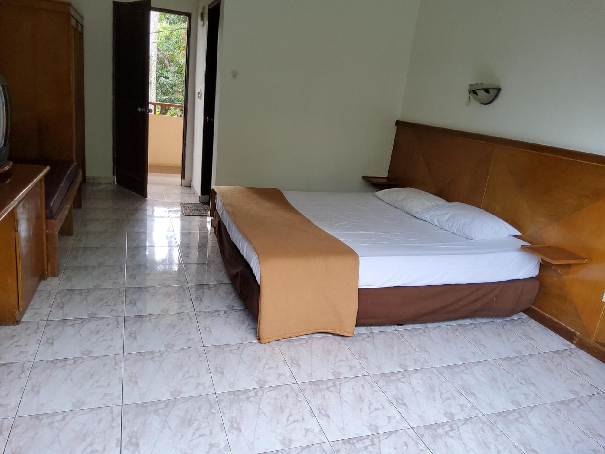 Hotel Kumala Samudra Cikakak Екстер'єр фото