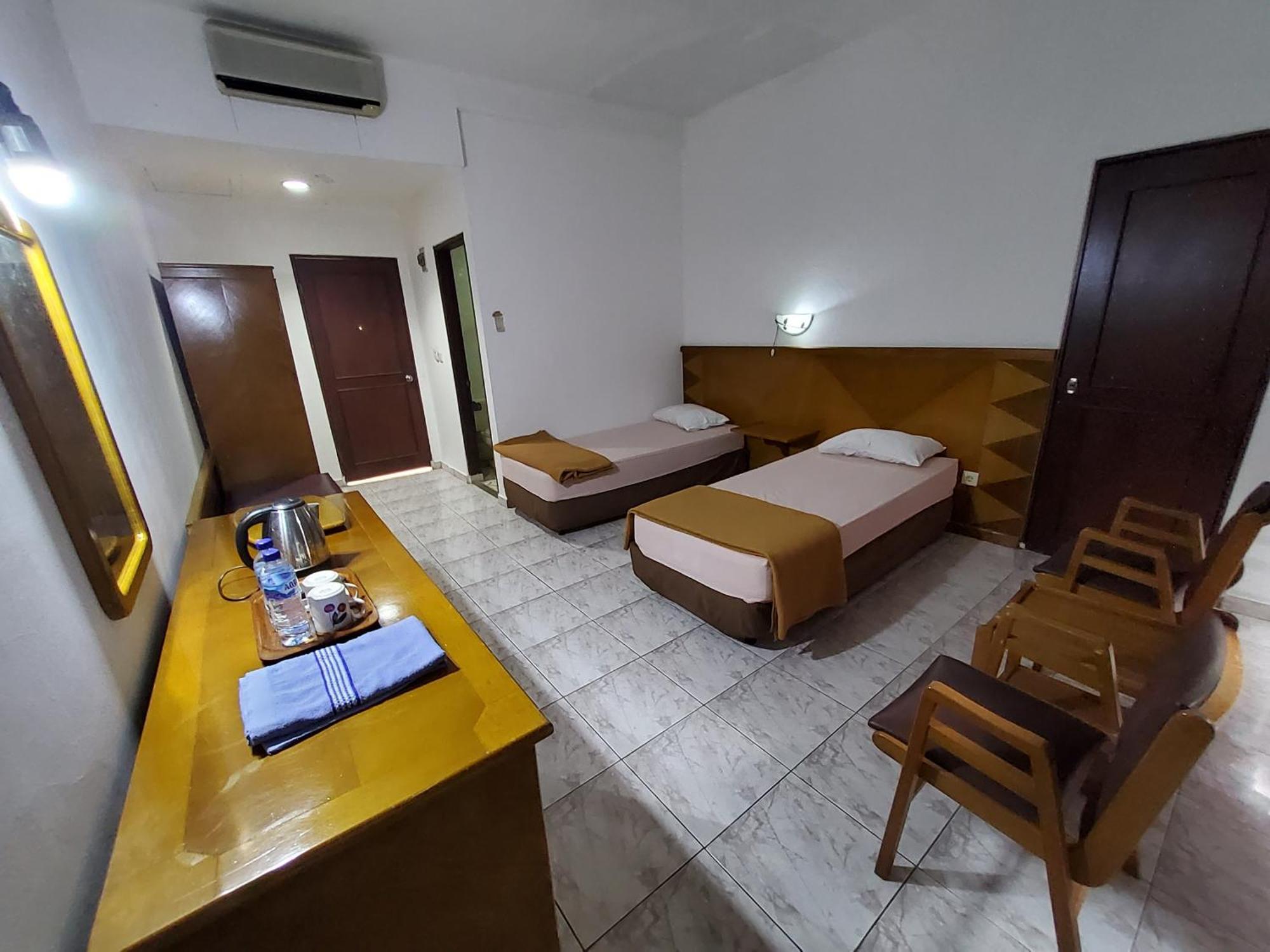 Hotel Kumala Samudra Cikakak Екстер'єр фото
